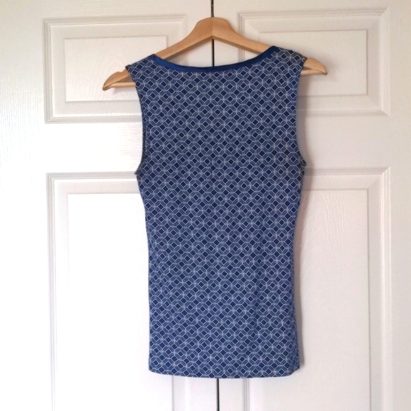 Banana Republic Blue and White Print Tank Top - Picture 4 of 6